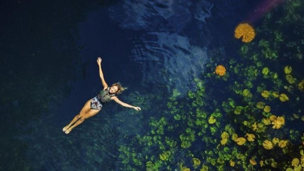 Objetivo do Wonderland Project é fazer com que qualquer pessoa possa nadar e mergulhar em cenotes sem sair de casa, por meio da realidade virtual — Foto: Xenotes