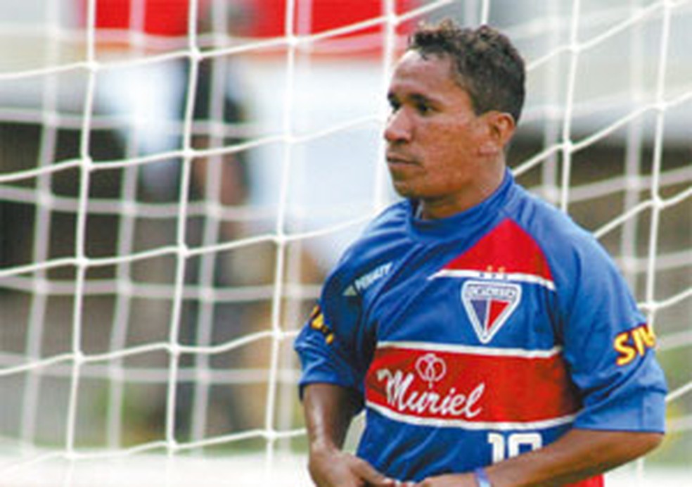 Clodoaldo em ação pelo Fortaleza — Foto: Kiko Silva/Agência Diário