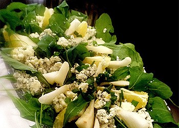 Salada de rúcula com gorgonzola e peras (Foto: Arquivo pessoal)