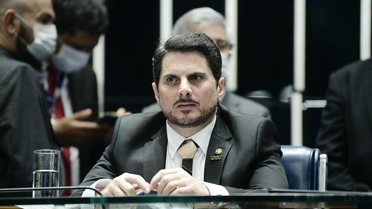 Marcos do Val estava prestes a entrar no partido de... Bolsonaro