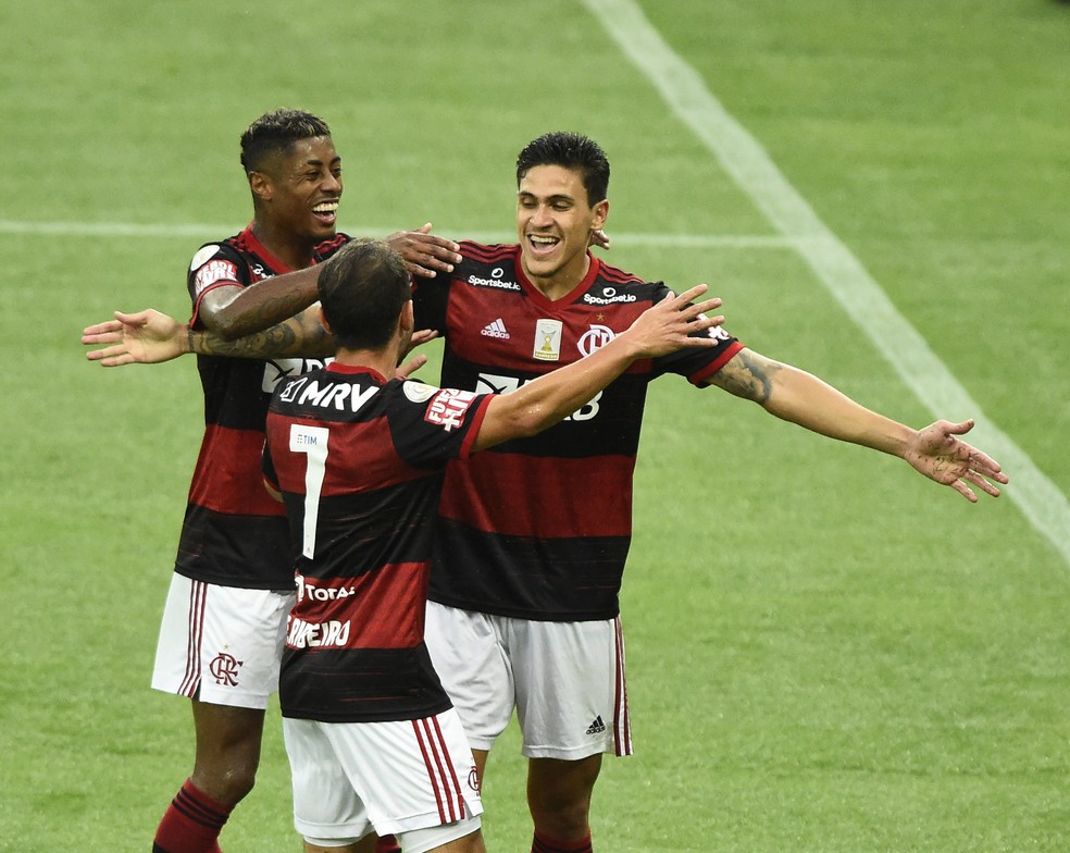 Bruno Henrique, Everton Ribeiro e Pedro, do Flamengo — Foto: André Durão
