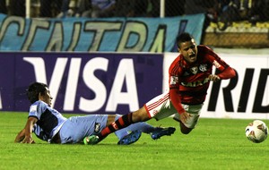 Damir Miranda e Everton, Bolivar x Flamengo (Foto: EFE)