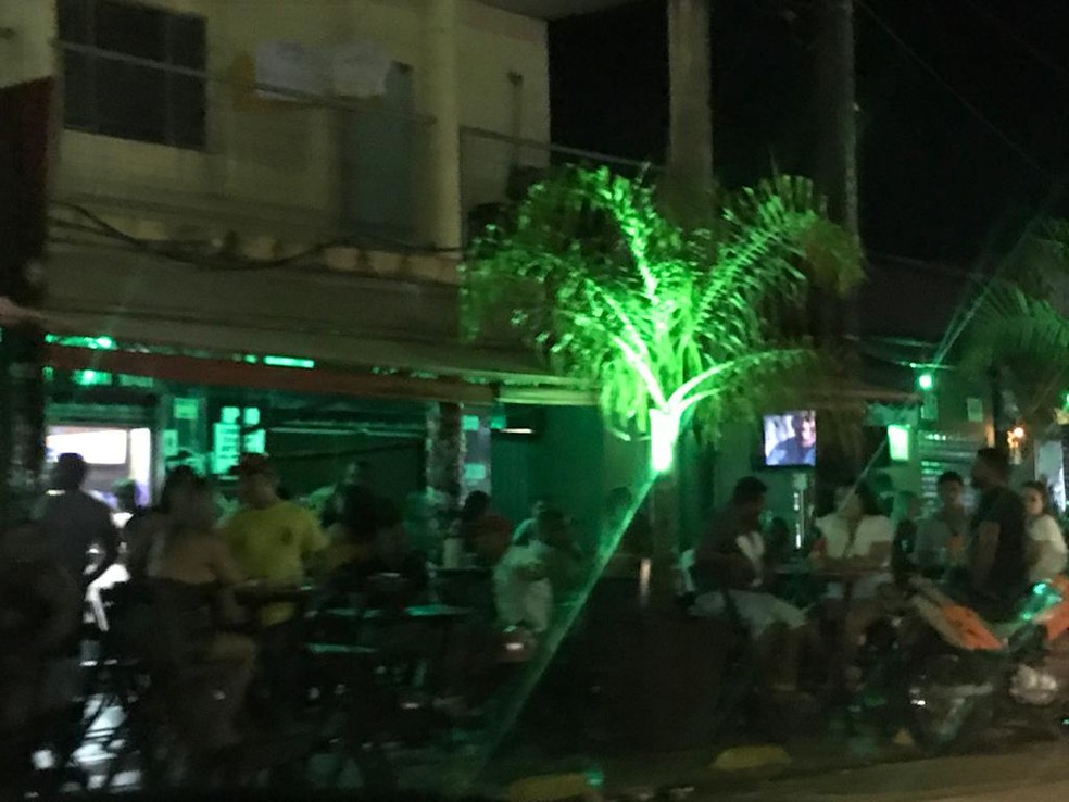 Bar lotado durante pandemia em Porto Velho — Foto: Ana Kézia Gomes/g1