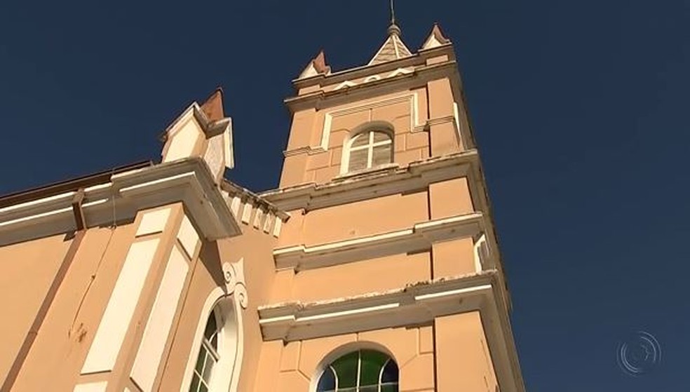 Criminosos invadem e furtam botijÃµes de gÃ¡s em Itapetininga (Foto: ReproduÃ§Ã£o/TV TEM)