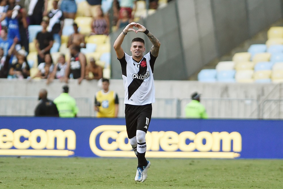 Gabriel Pec foi o melhor jogador do Vasco contra o Palmeiras � Foto: Andr� Dur�o/ge