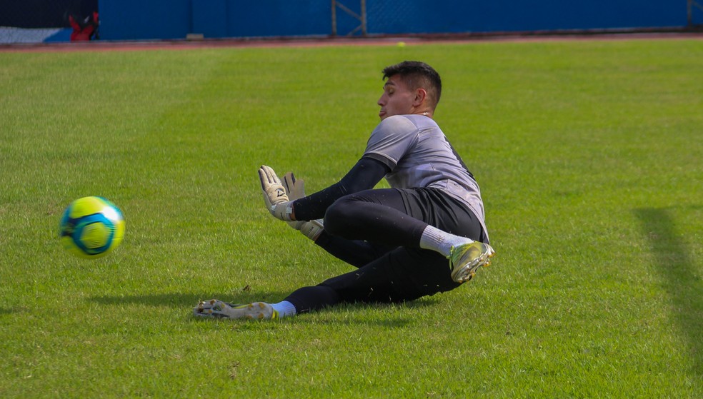 Fabian Volpi credita fase &agrave; ajuda dos companheiros &mdash; Foto: Jadison Sampaio/Amazonas FC
