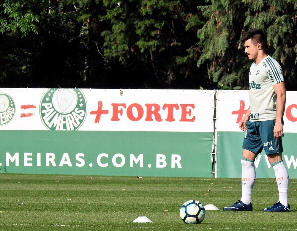  Alberto Valentim mantém mistério no Palmeiras e fecha treino na Academia