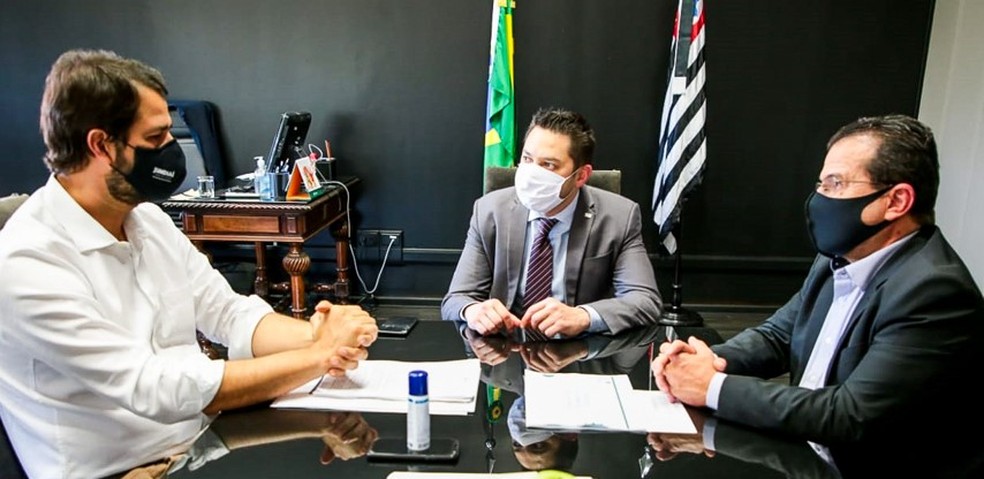 Representantes do Aglomerado Urbano de Jundia&iacute; pedem desmembramento da DRS de Campinas (SP) &mdash; Foto: Divulga&ccedil;&atilde;o/Prefeitura de Jundia&iacute;