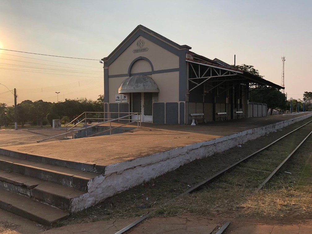 Antiga Estação Ferroviária de Piquerobi — Foto: Murilo Zara/TV Fronteira