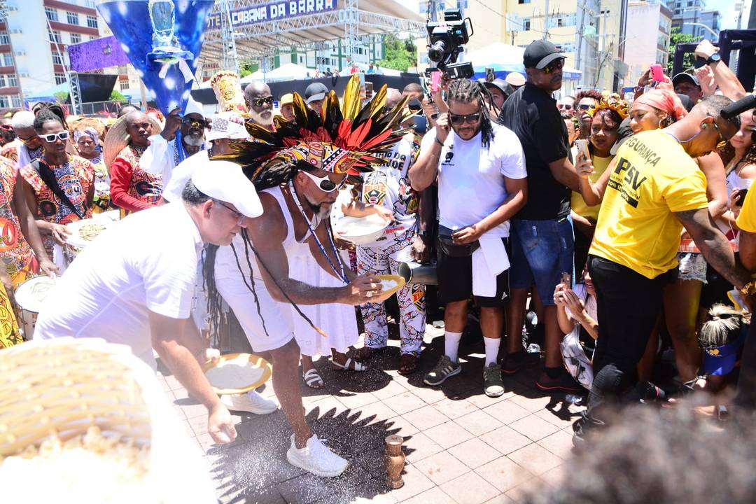 FOTOS: confira as imagens do carnaval de Salvador neste domingo