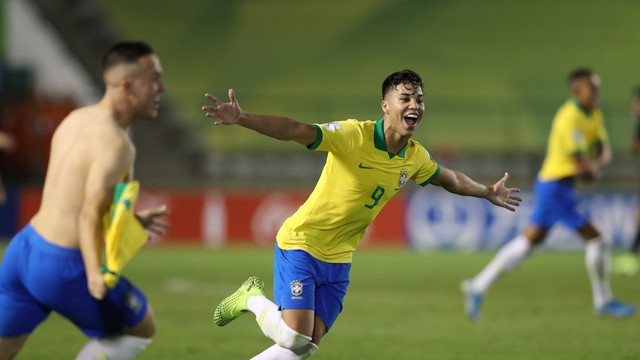 Kaio Jorge marcou o primeiro gol do Brasil, de pênalti