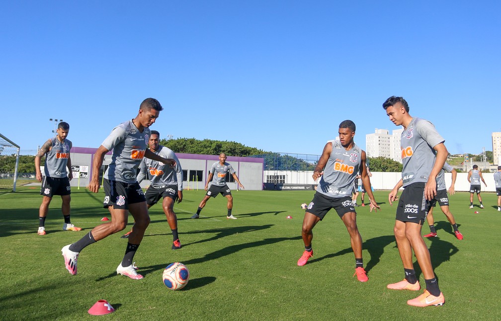 Cantillo participa de treino com o grupo do Corinthians — Foto: Rodrigo Coca/Ag.Corinthians