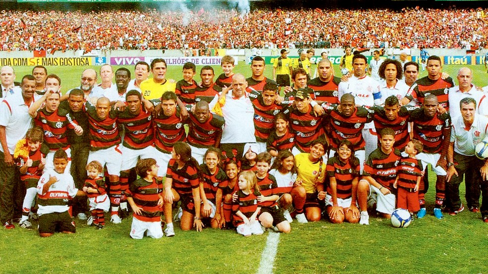Time do Flamengo de 2009 conseguiu a maior reviravolta dos pontos corridos para ser campeão — Foto: Flamengo