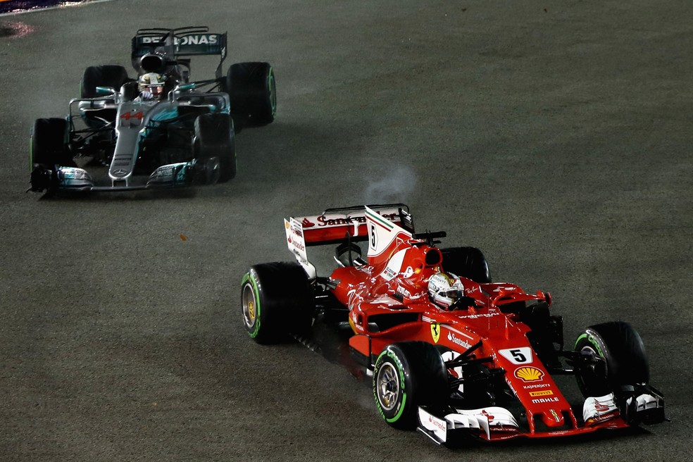 Vettel ainda conseguiu completar a primeira curva antes de rodar (Foto: Getty Images)