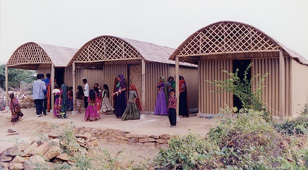 Alojamentos de papel em Bhuj, na Índia (Foto: Divulgação)
