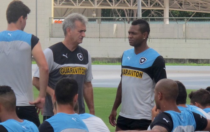 Jobson treino Botafogo (Foto: Marcelo Baltar)