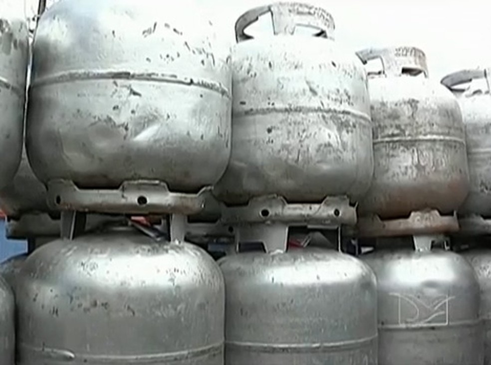 Um Botijao De Gas De Cozinha Contem 13kg