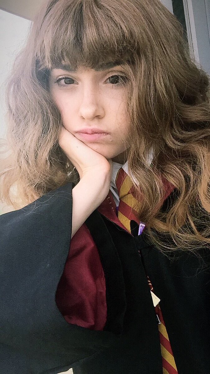 Ellison como Hermione na Comic Con de Londres (Foto: Reprodução/Twitter)