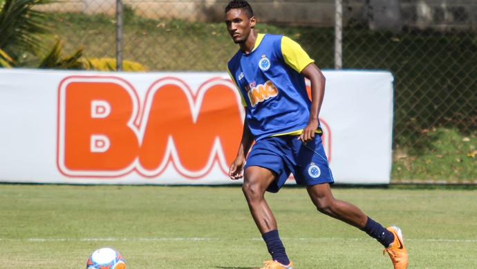 Grupo celeste quase fechado