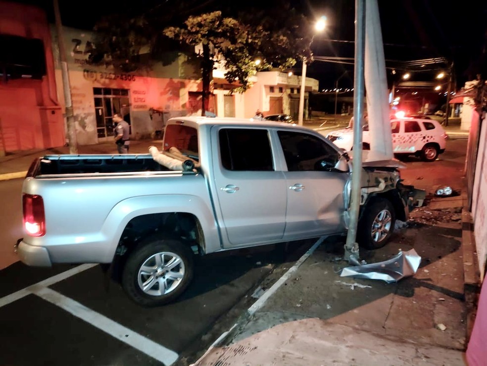 Adolescentes são apreendidos após roubo de caminhonete, perseguição e acidente em Itápolis — Foto: Arquivo pessoal