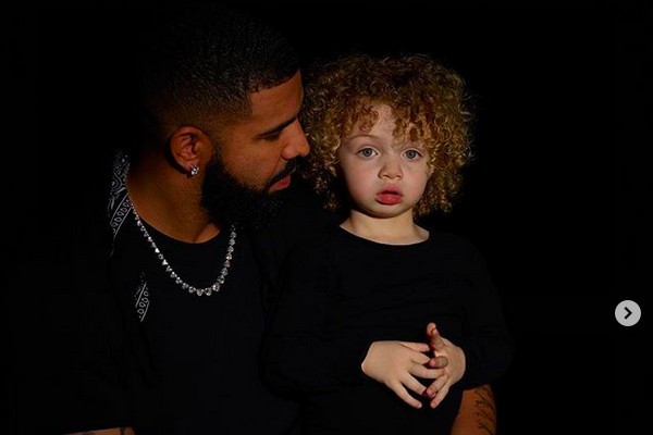 O jovem Adonis, filho do rapper Drake com a diretora de arte francesa Sophie Brussaux (Foto: Instagram)