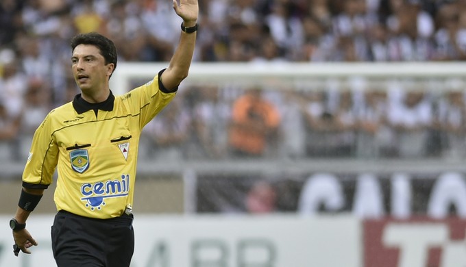 FMF suspende árbitro de Caldense e Cruzeiro por tempo indeterminado