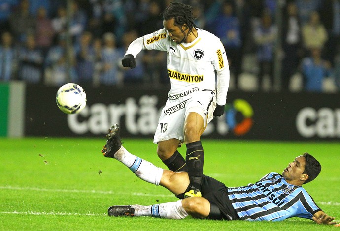 Carlos Alberto Grêmio e Botafogo (Foto: Getty Images) Carlos Alberto Grêmio e Botafogo (Foto: Getty Images)