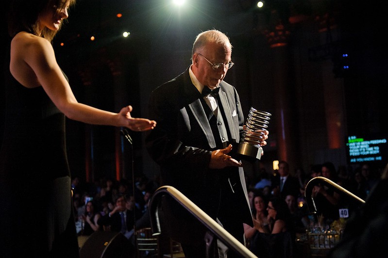 Stephen Wilhite recebe o Prêmio Webby em 2013 (Foto: Reprodução / The Webby Awards)