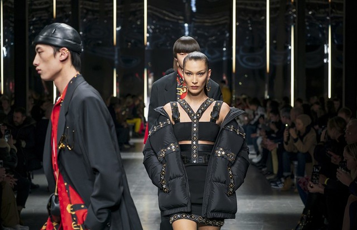 Versace Inverno 2019 masculino Mil o Desfiles vogue