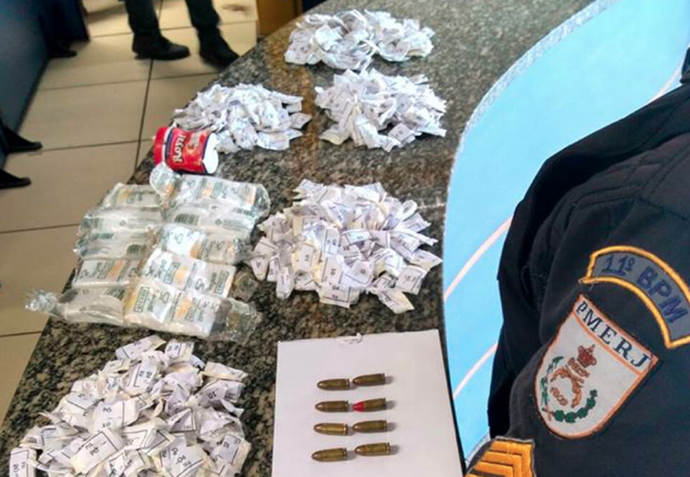Material apreendido foi encaminhado para a delegacia (Foto: Polícia Militar/Divulgação)