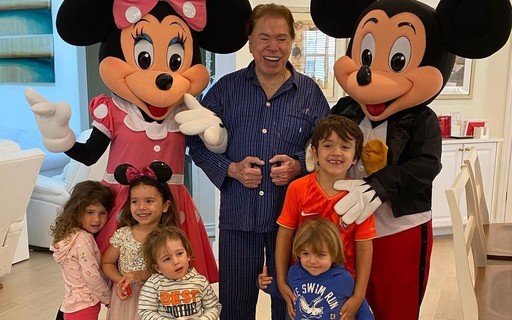 Silvio Santos curte férias com netos nos EUA