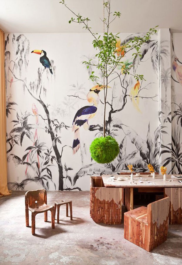 Décor do dia: sala de estar escura na tendência urban jungle - Casa Vogue