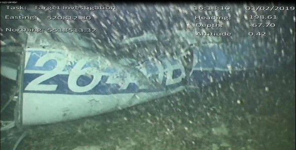 Os destroços do avião no fundo do mar (Foto: Reprodução)