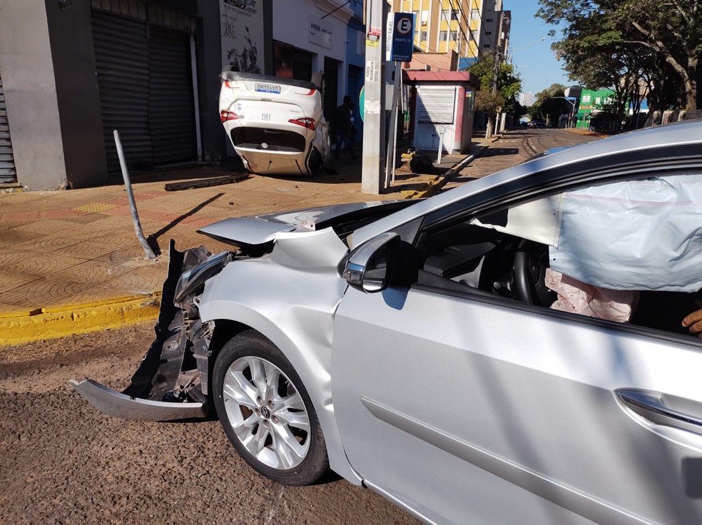 Motorista do Corolla fugiu do local — Foto: Ariovaldo Dantas/TV Morena