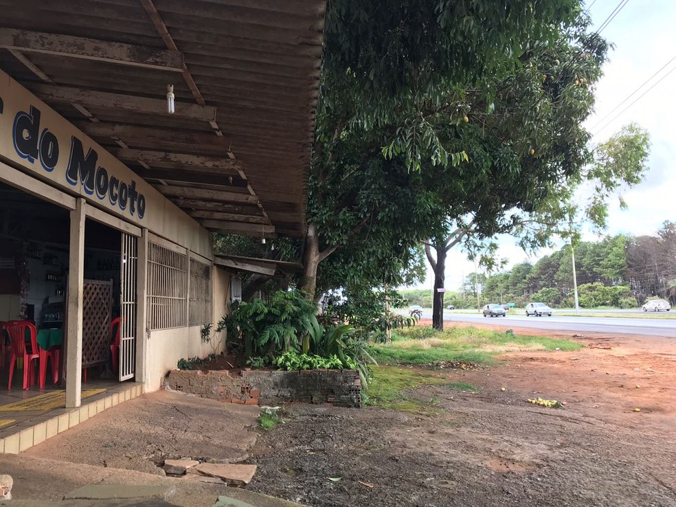 Bar às margens de rodovia que liga Brasília a Planaltina, no DF (Foto: Letícia Carvalho/G1)