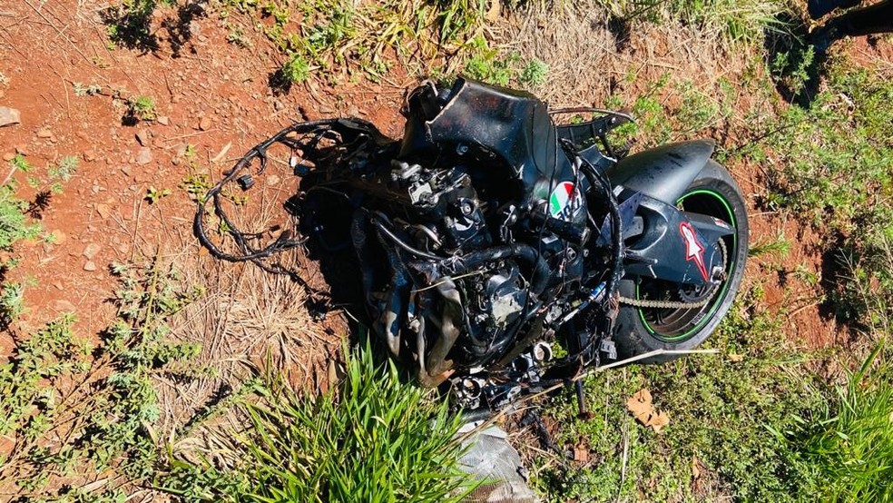 Homem morre em batida que deixou moto partida ao meio na PR-317, em Engenheiro  Beltrão | Norte e Noroeste | G1