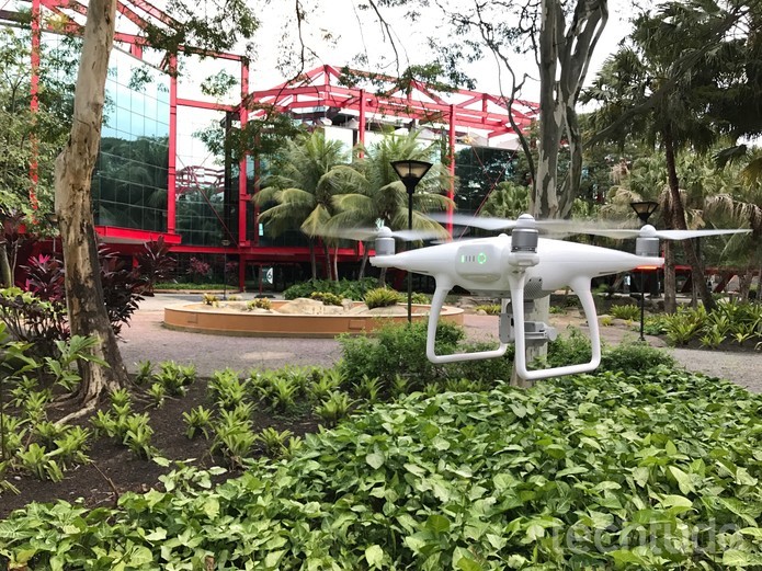 Phantom 4, drone da DJI com câmera 4K, chegou em março (Foto: Anna Kellen Bull/TechTudo)