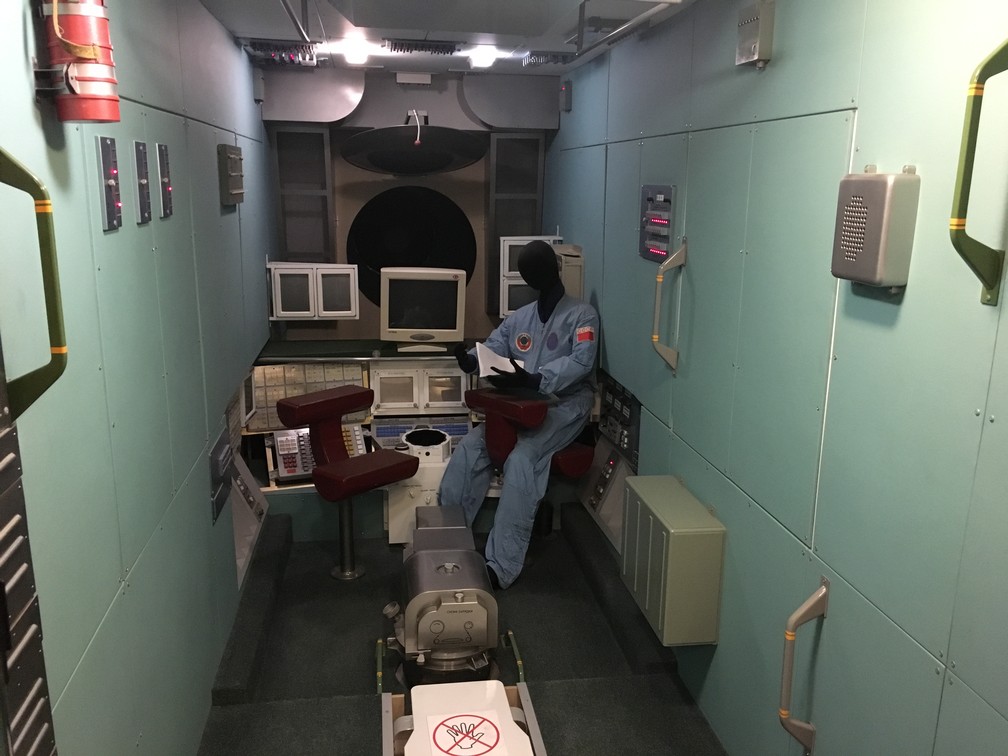 Interior da estação espacial MIR (Foto: G1/ Adriane Schultz)