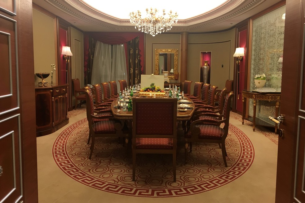 Vista de parte da suíte onde o príncipe saudita Alwaleed bin Talal estava preso no hotel Ritz-Carlton em Riyadh, na Arábia Saudita (Foto: Katie Paul/Reuters)