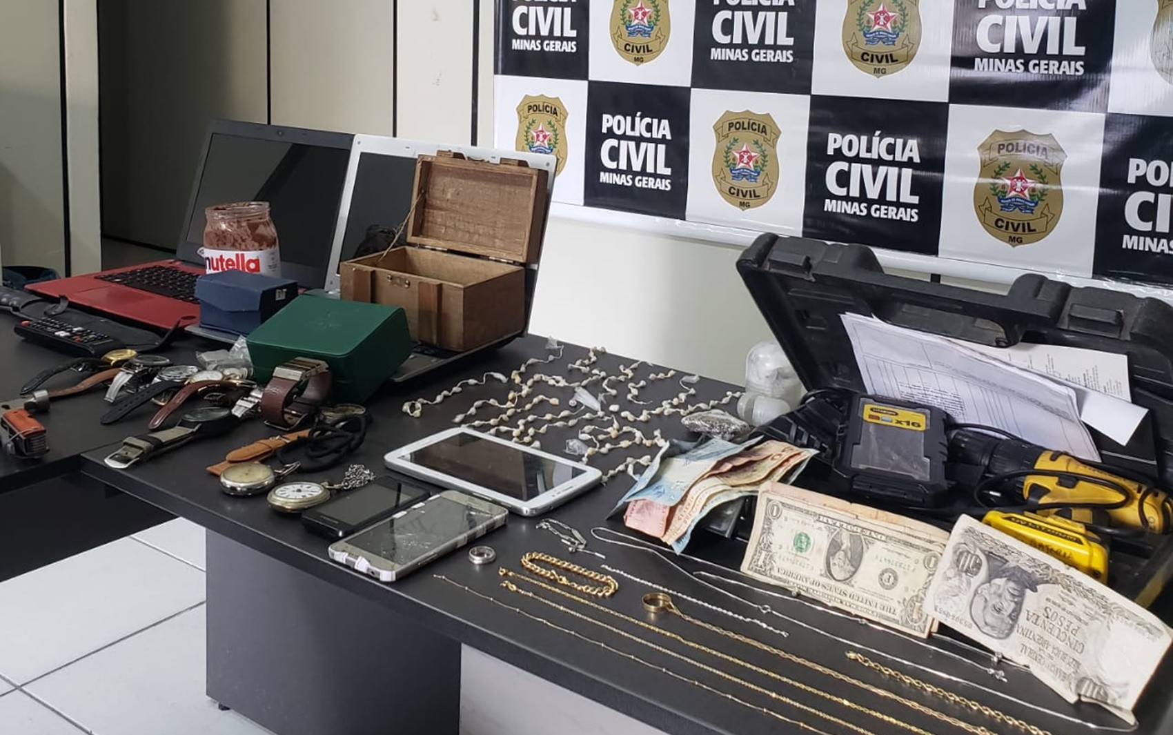 Polícia Civil prende suspeito de invadir e furtar cerca de R$ 50 mil de açaiteria em Poços de Caldas, MG