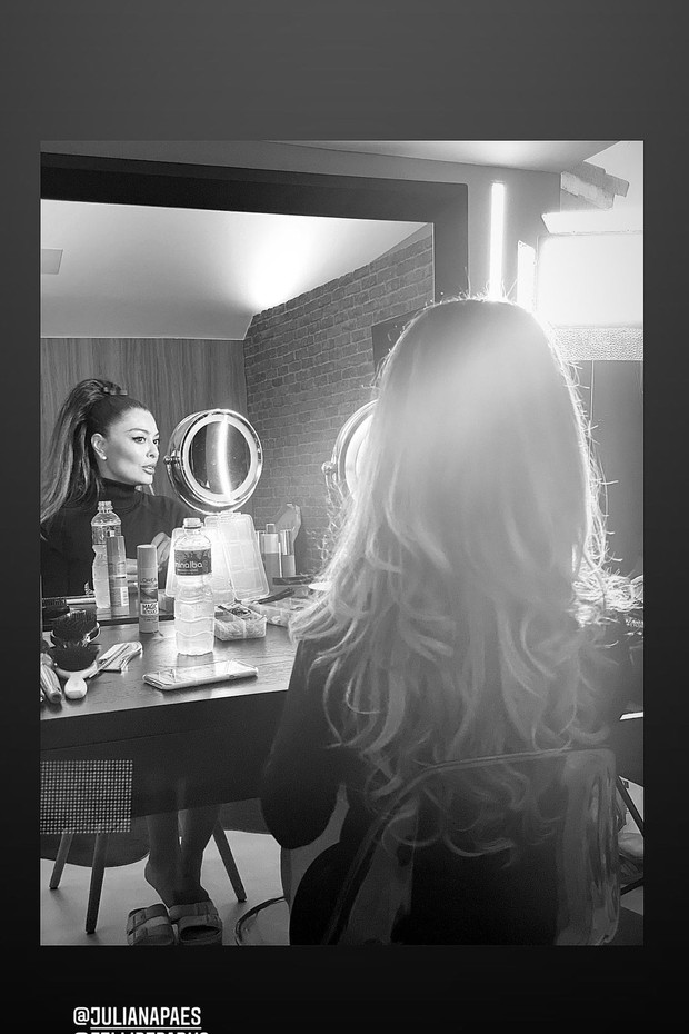 Juliana Paes posa com visual inspirado em Ariana Grande (Foto: Reprodução/Instagram)