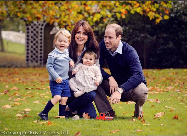 A família real posa para a foto de Natal (Foto: Reprodução - Instagram)