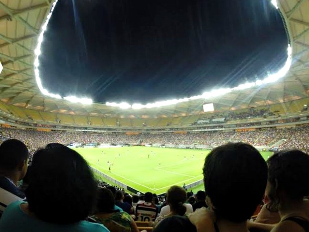 20 mil torcedores lotaram o estádio de Manaus para a Copa (Foto: Marina Souza/G1 AM)