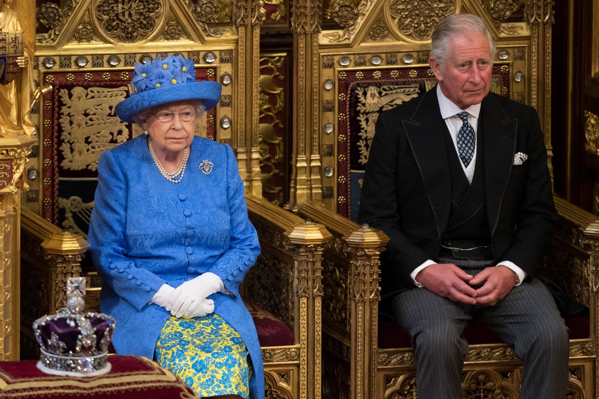 Todos os quatro filhos de Elizabeth II  estão reunidos com rainha, cujo estado de saúde preocupa médicos