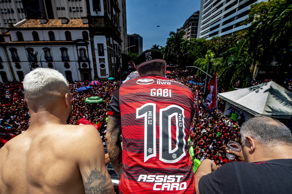 Gabigol ser&aacute; o 10 do Flamengo a partir de 2023 &mdash; Foto: Paula Reis/Flamengo