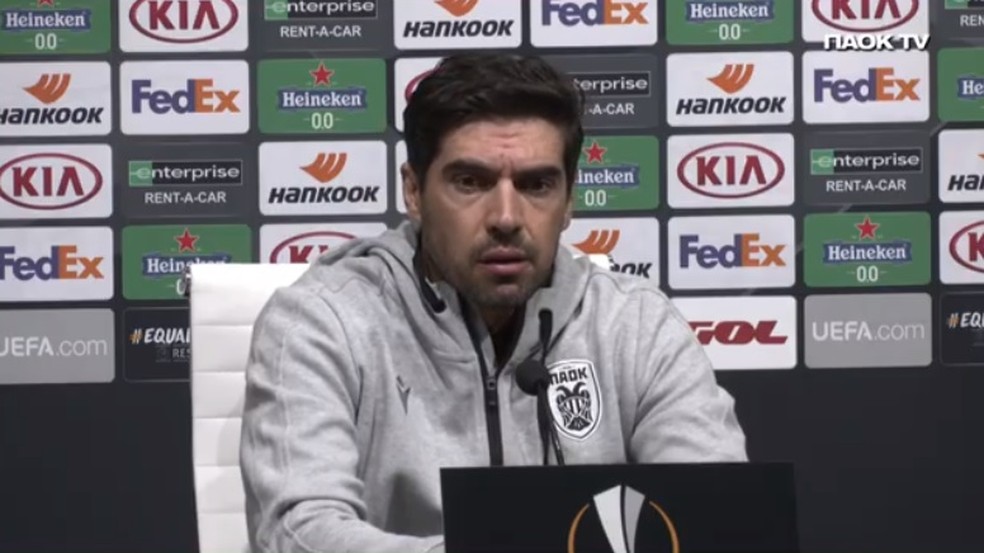 Próximo do Verdão, Abel Ferreira desconversa sobre futuro: 