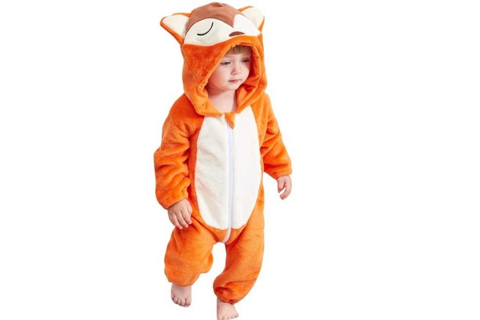 Criança com fantasia de raposa (Foto: Amazon/ Reprodução)
