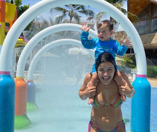 Kyra Gracie curte parque aquático com os filhos (Foto: Reprodução/Instagram)