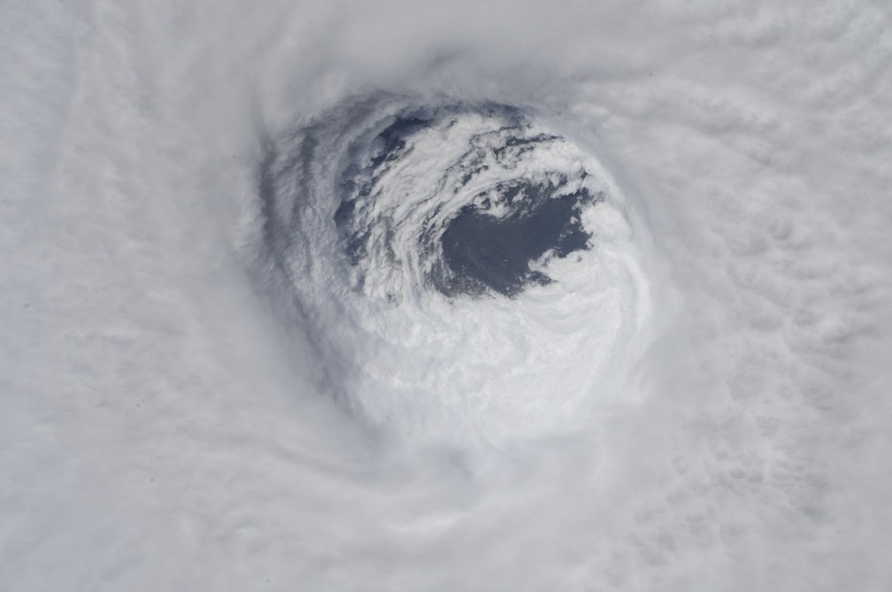 Furacão Michael é visto da Estação Espacial Internacional nesta quarta-feira (10) — Foto: NASA via AP