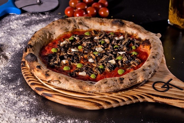 Você está pronto para uma explosão de sabores? Massa de pizza Siciliana! -  Receitas de Pizza